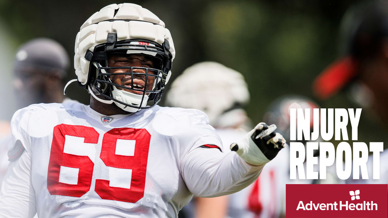 Tampa Bay Buccaneers guard Shaq Mason (69) works during the first half of  an NFL football game against the Atlanta Falcons, Sunday, Jan. 8, 2023, in  Atlanta. The Atlanta Falcons won 30-17. (