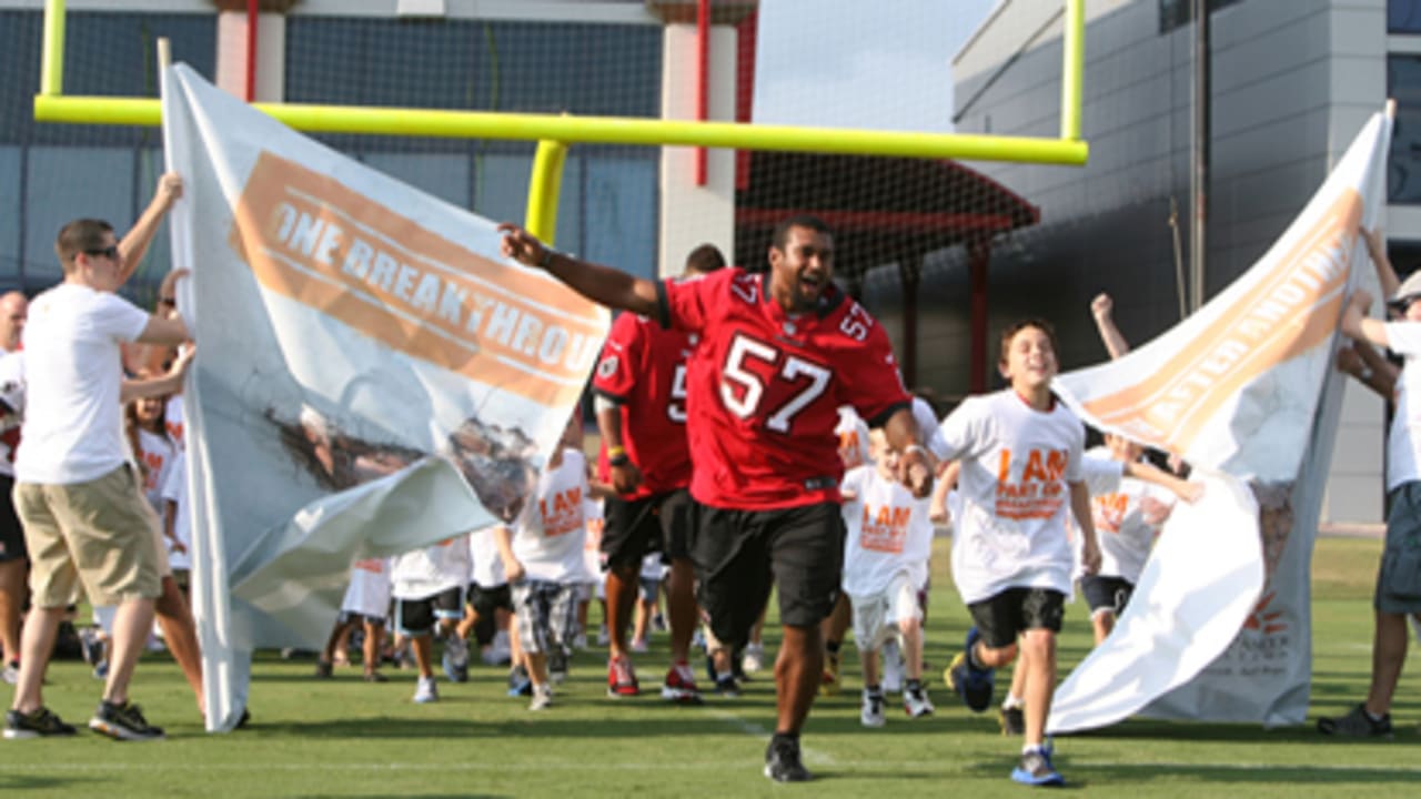 Buccaneers GeraldMcCoy nominated for Walter Payton NFL Man of the Year Award  - Bucs Nation