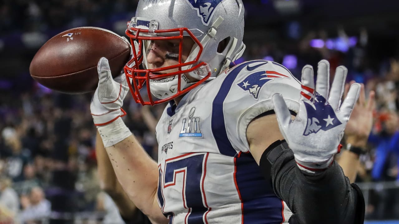 Rob Gronkowski scores Tampa Bay TD and revives Gronk spike mania