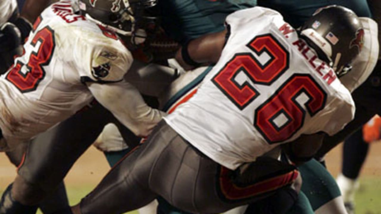 Philadelphia Eagles sign ex-Miami Dolphins running back Ronnie Brown,  league's No. 2 overall pick in 2005