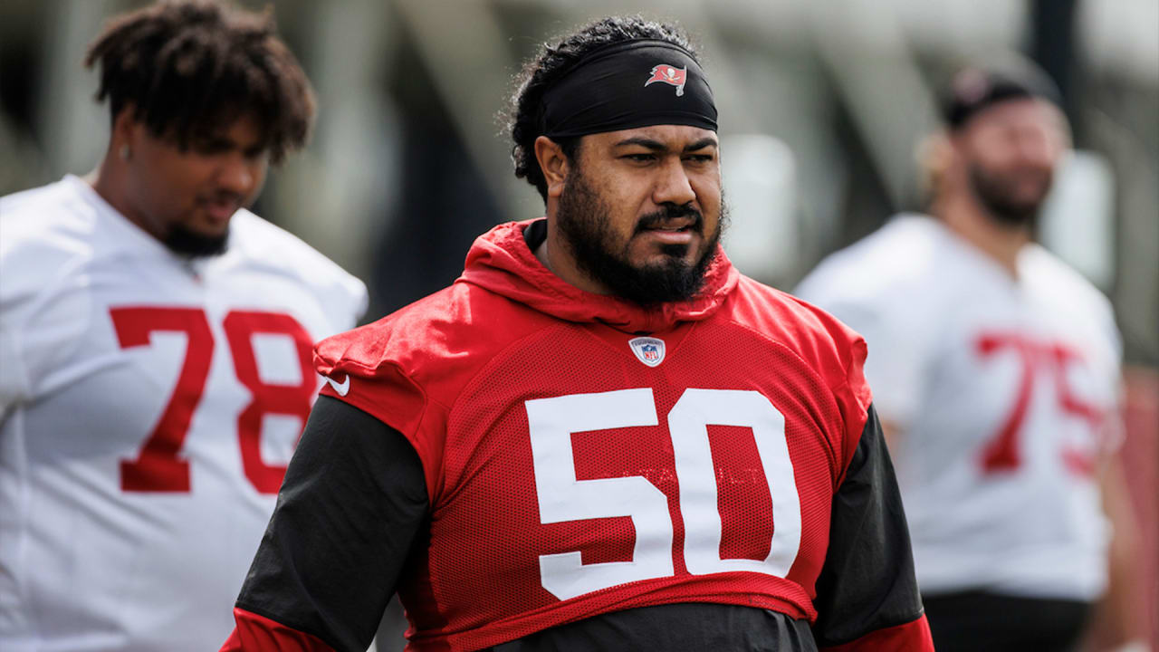 Vita Vea Struggles To Get His Jersey Off For A Jersey Swap, Tampa Bay  Buccaneers, 