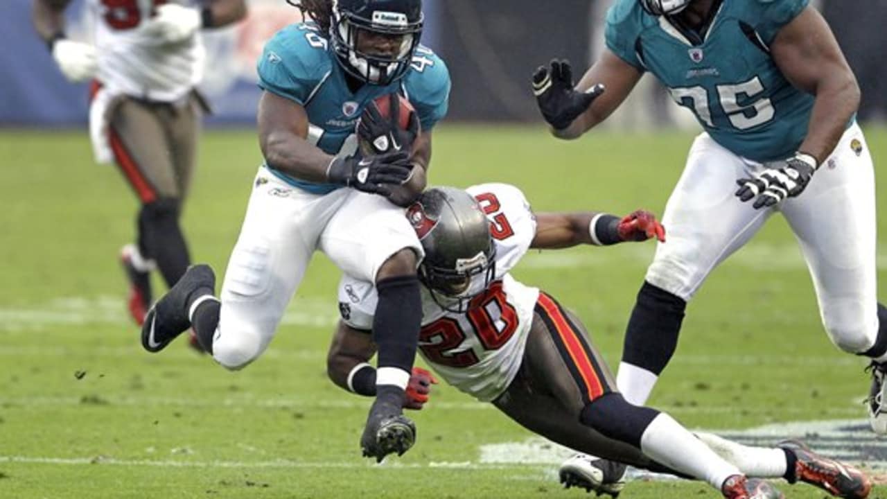 JAGUARS VS BUCCANEERS HISTORY visual data 2