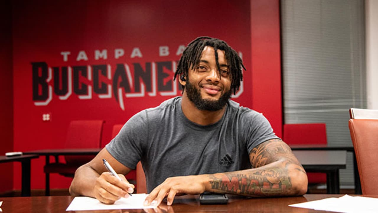 Buccaneers CB Carlton Davis out to prove doubters wrong in 2023: 'We're  about to do it to 'em'