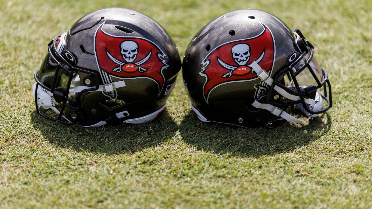 GAME PHOTOS: Preseason Week 1 at Buccaneers