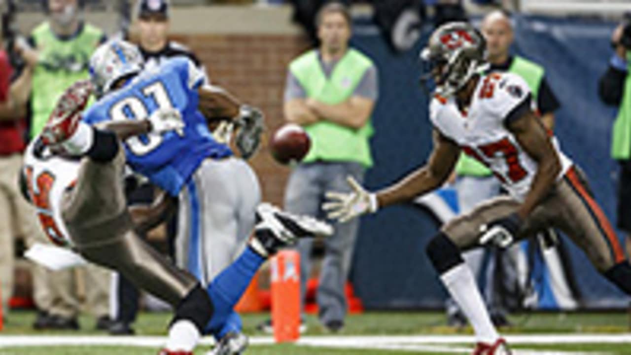 Bucs Blast Lions, Clinch First Playoff Berth Since 2007