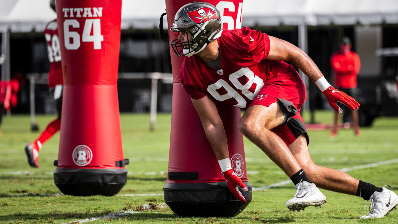 Anthony Nelson ready to break out as rotational pass rusher for Bucs