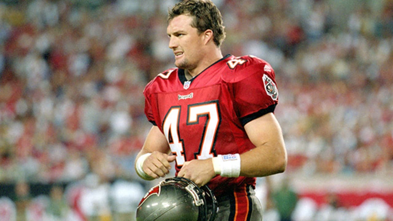 john lynch buccaneers jersey