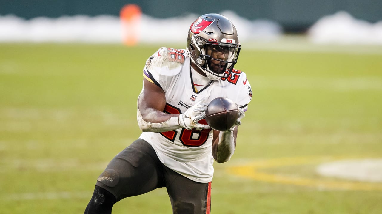 Buccaneers Leonard Fournette Snubbed in PFF Rankings - Tampa Bay Buccaneers, BucsGameday