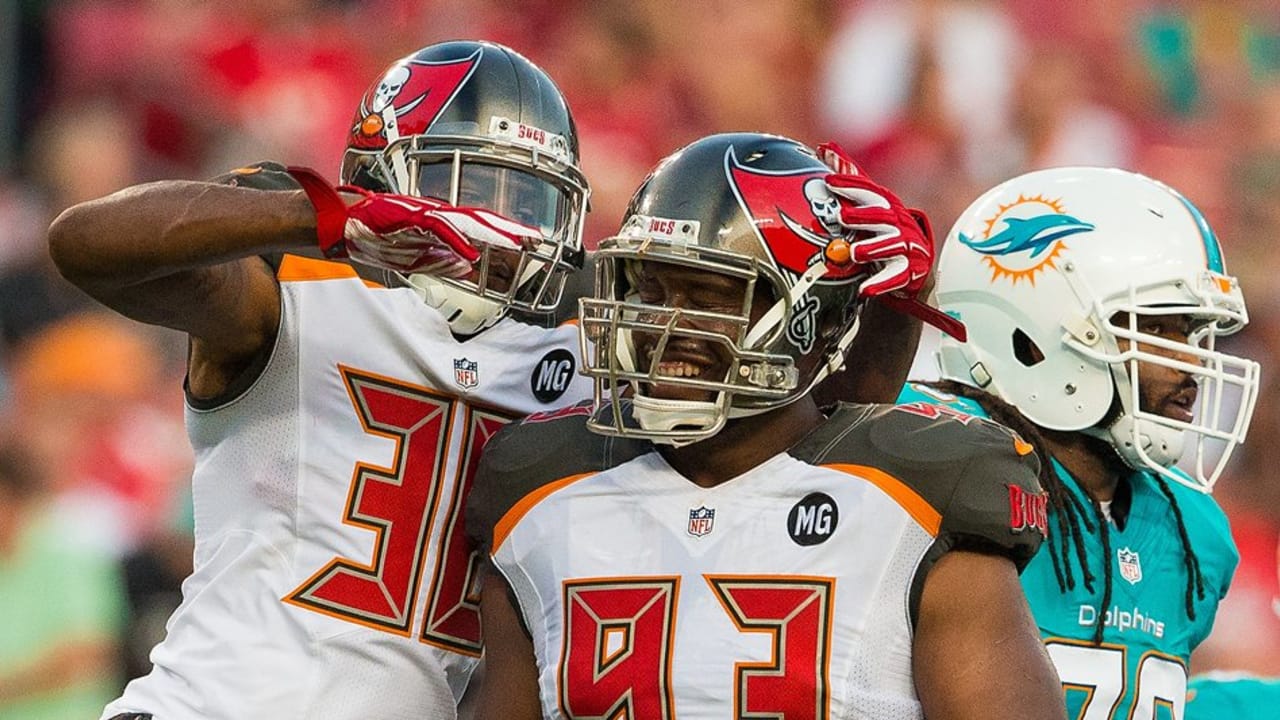 Photos Bucs vs. Dolphins