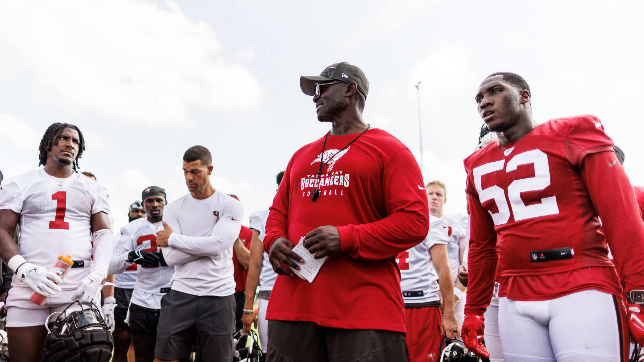 Buccaneers Training Camp: Observations from the first day of full pads