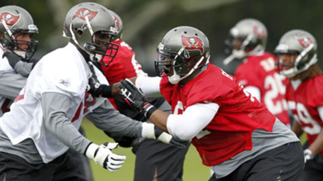 Tampa Bay Buccaneers cut Tanard Jackson after failed physical