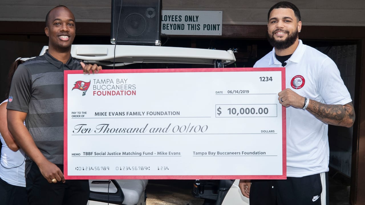 Mike Evans Official  Mike Evans Family Foundation - Tampa Bay