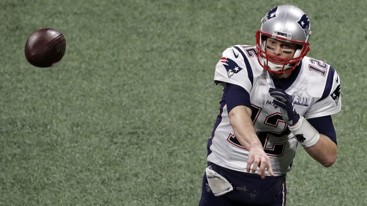 Patriots QB Tom Brady leads NFL in jersey sales (again); TE Rob