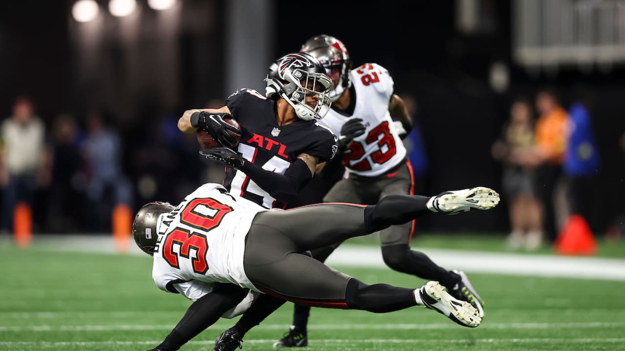 NFL Week 18: Tampa Bay Buccaneers vs. Atlanta Falcons Team Score