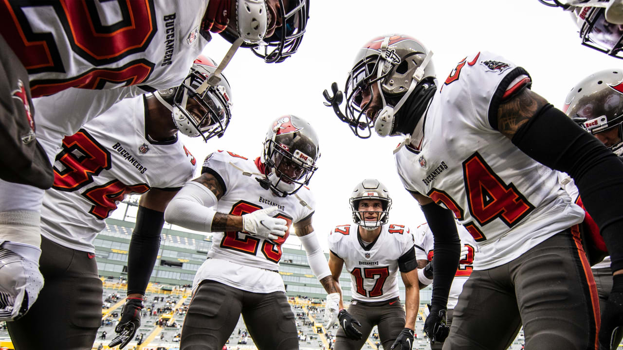 Bruce Arians Believes That Size Does Matter for the Tampa Bay Buccaneers' Super  Bowl Rings: 'I Wanted to Be Able to Wear It'