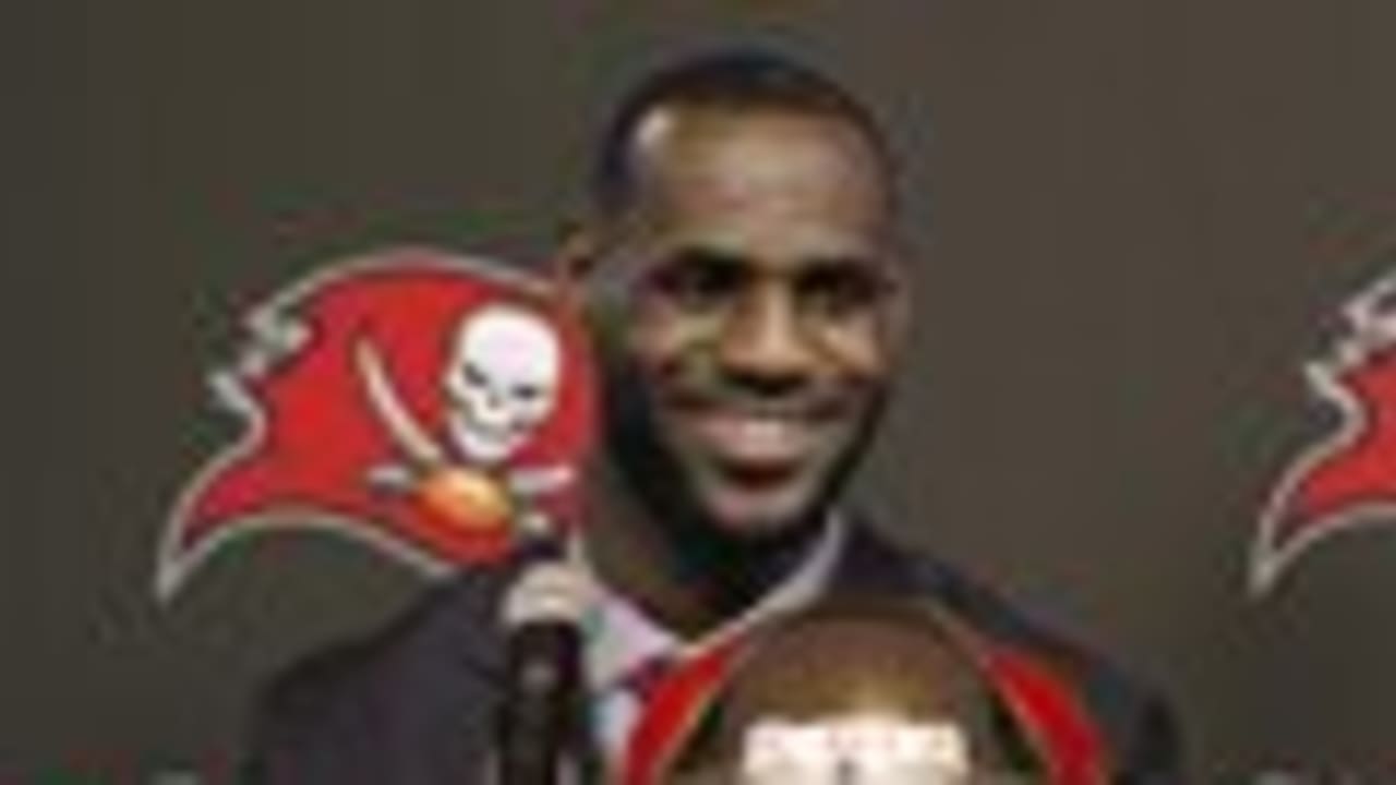 Lebron James demands that Mike Evans of Tampa Bay Buccaneers