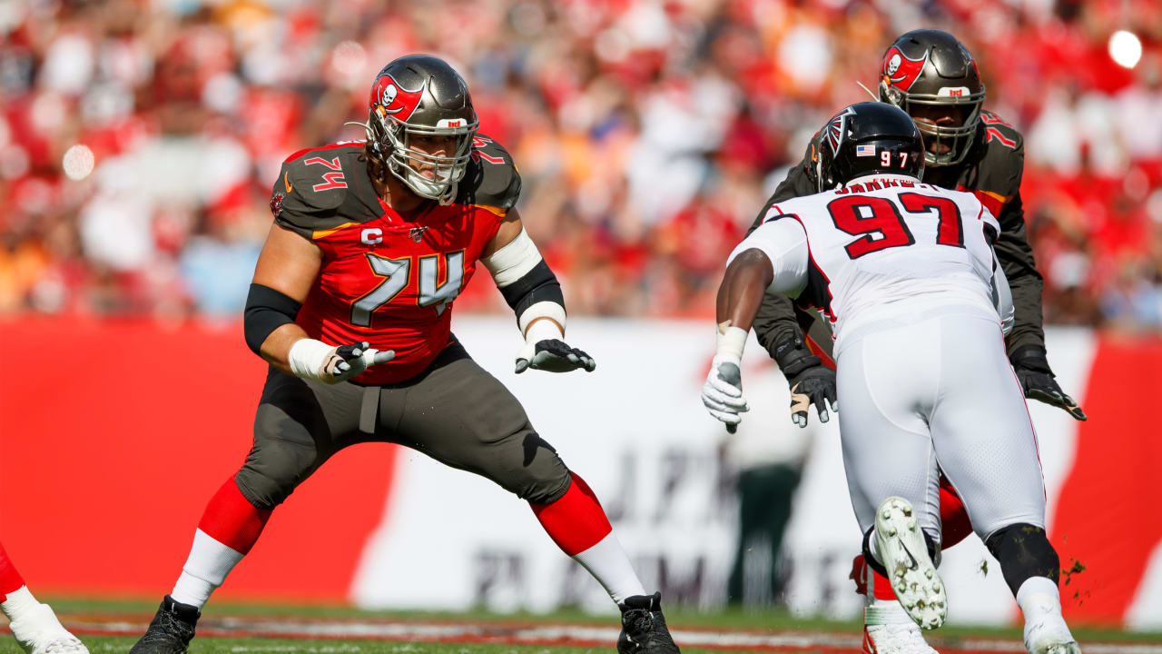 Grading announced jersey numbers for new Buccaneers signings