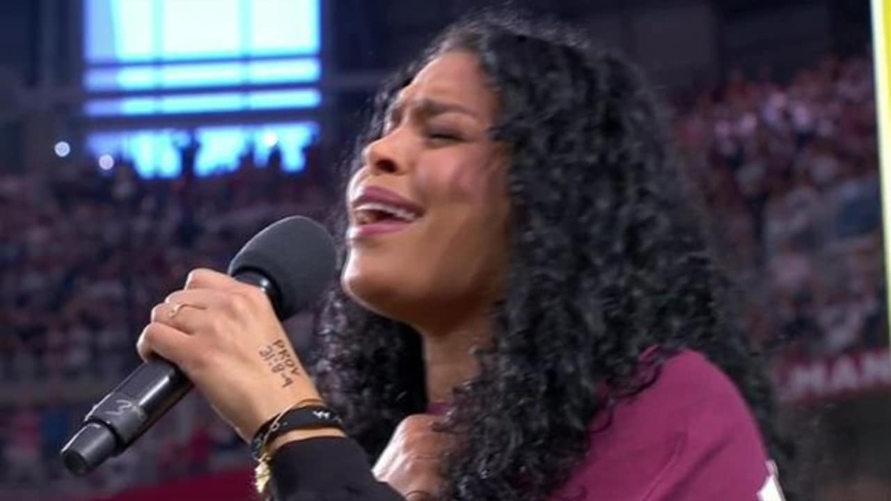 Jordin Sparks Sings The National Anthem