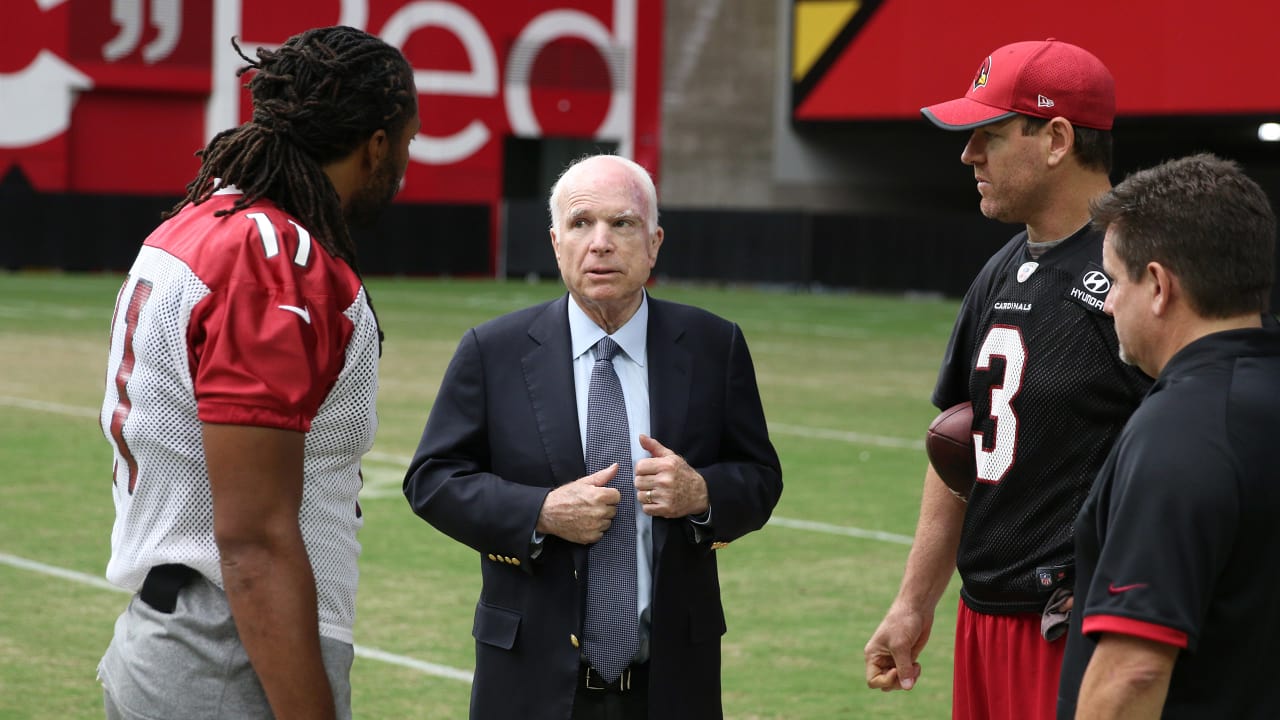 Arizona Cardinals' Fitzgerald visits Sen. McCain at his Arizona