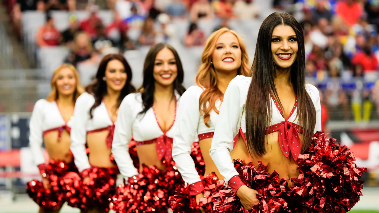 PHOTOS: Cheerleaders At The Rams Game