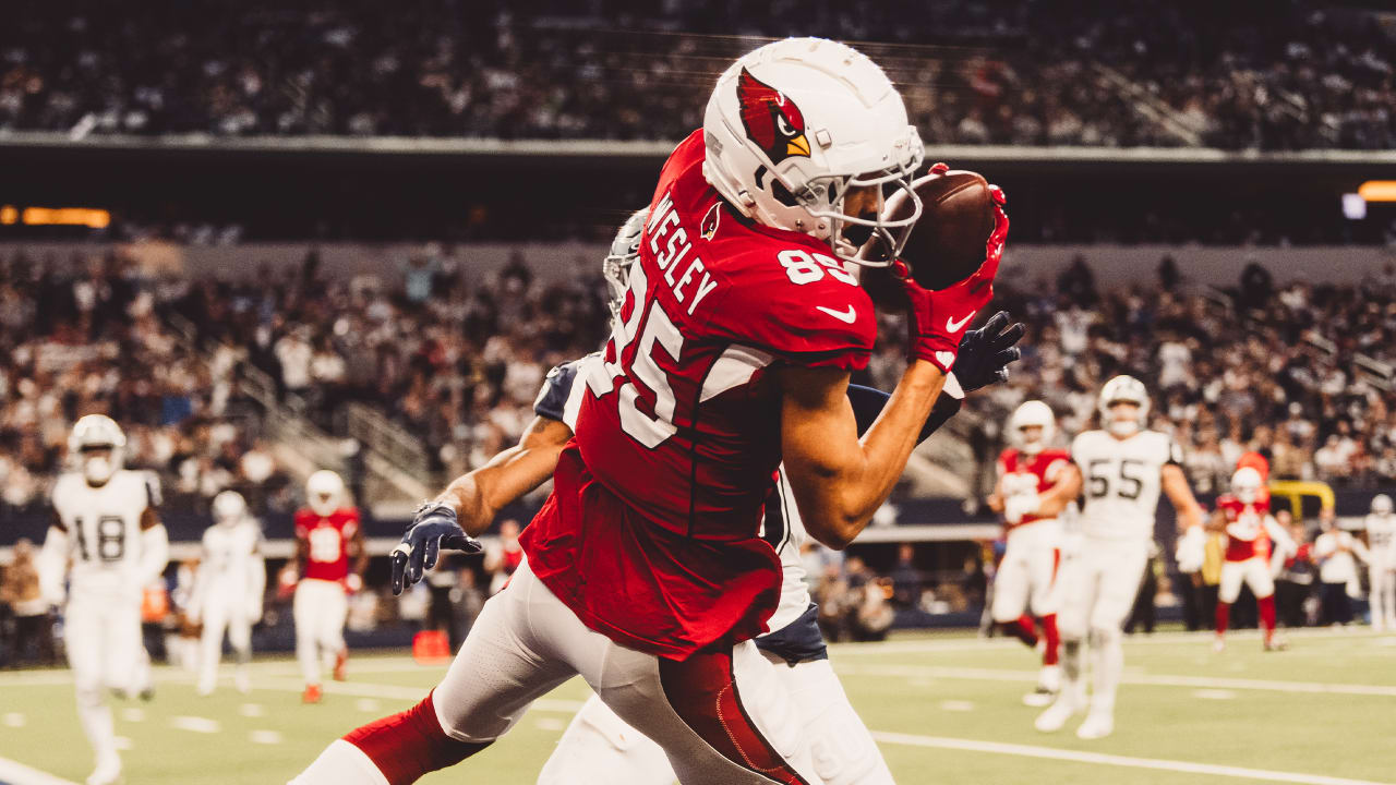 Arizona Cardinals quarterback Kyler Murray (1) scores a touchdown during an  NFL football game against the Dallas Cowboys, Monday, Oct. 19, 2020, in  Arlington, Texas. Arizona won 38-10. (AP Photo/Brandon Wade Stock Photo -  Alamy