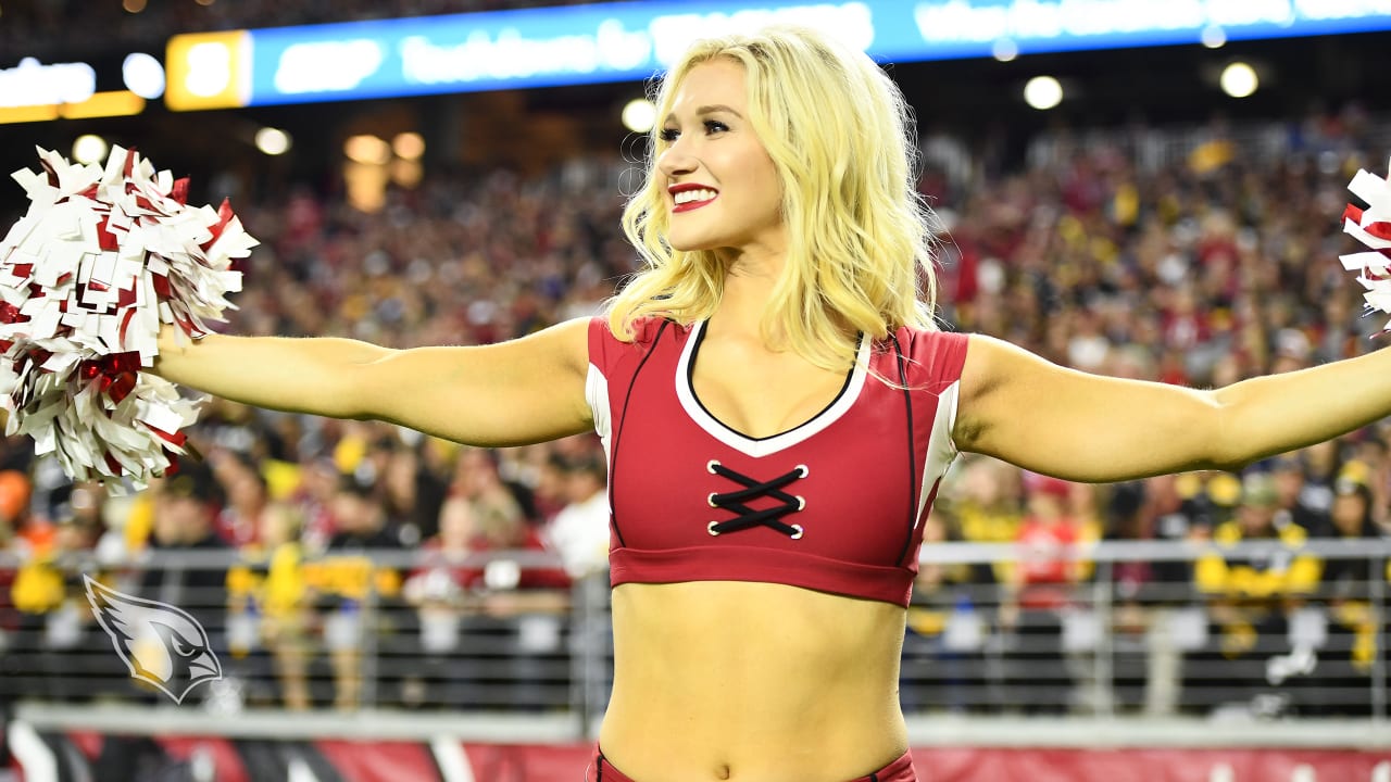 Small-town girl living out pro cheer dream with Cardinals