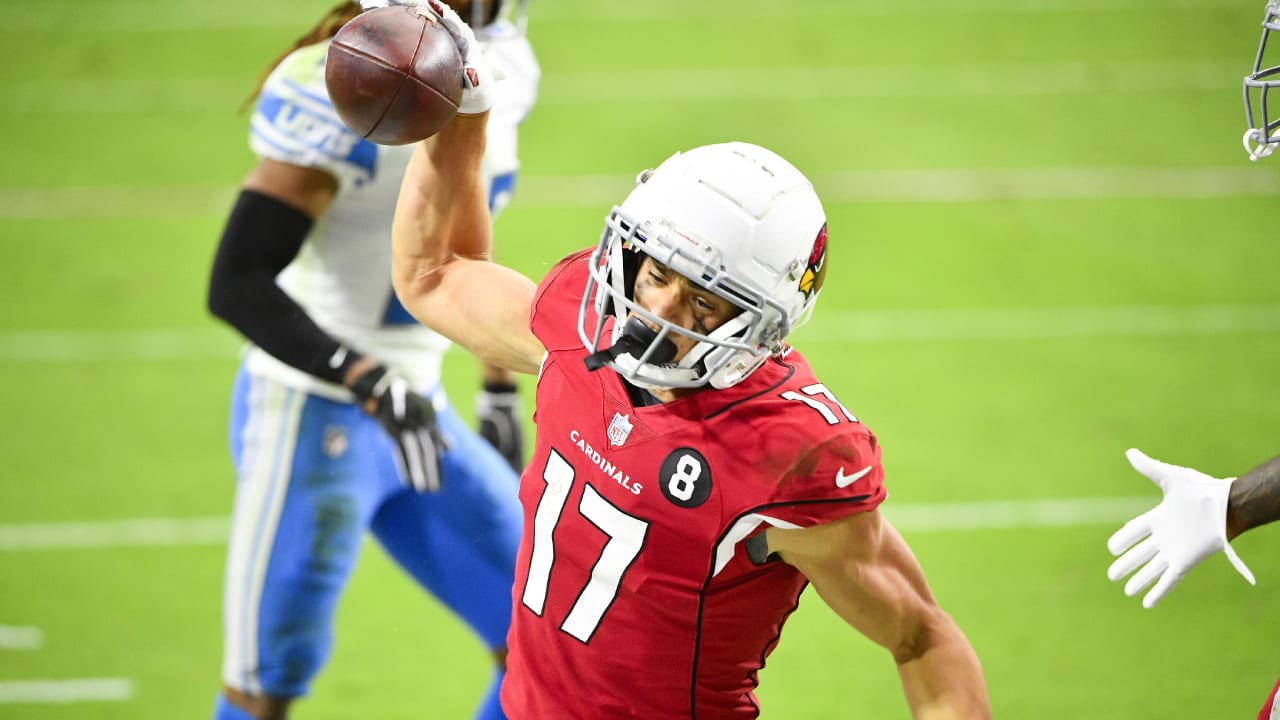 Andy Isabella of the Arizona Cardinals returns a kick against the