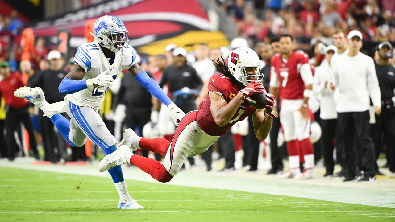 Wide receiver Larry Fitzgerald of the Arizona Cardinals scores a