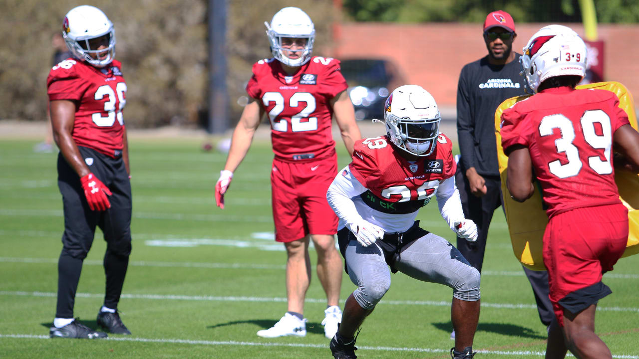 Cardinals' Chase Edmonds leaves game vs. Saints with hamstring injury