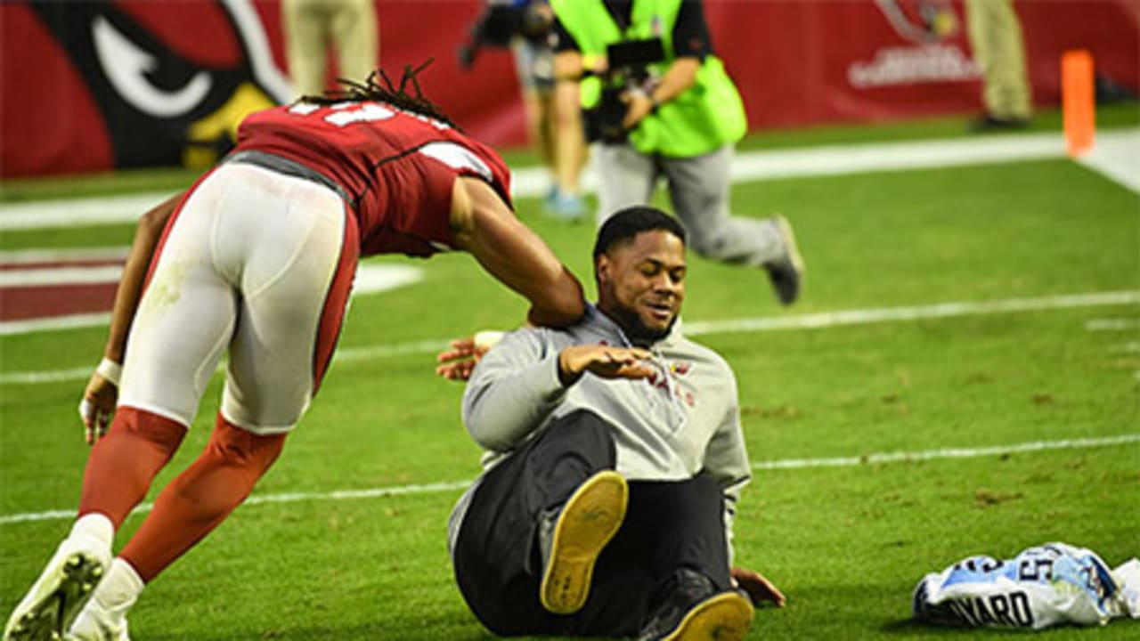 Cardinals' Larry Fitzgerald allegedly gives defenders tackling tips