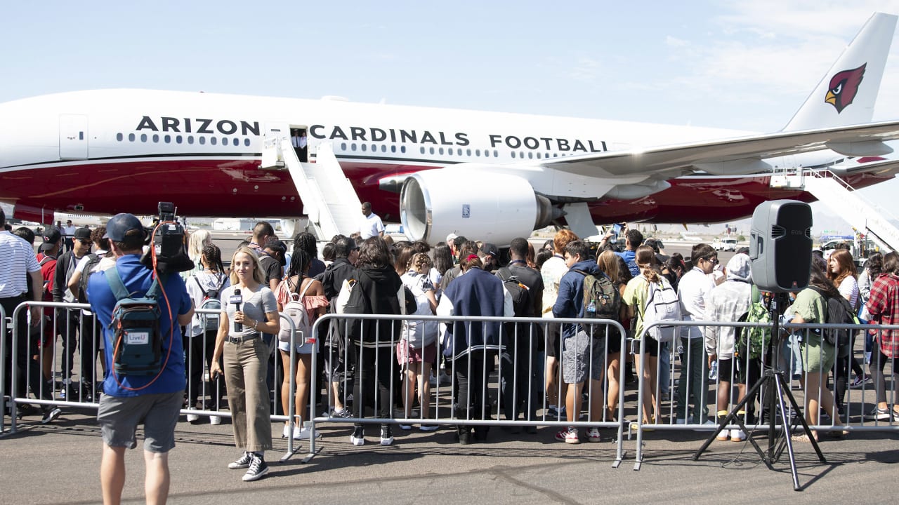 AZ Cardinals visit Luke in salute to service > Luke Air Force Base >  Article Display