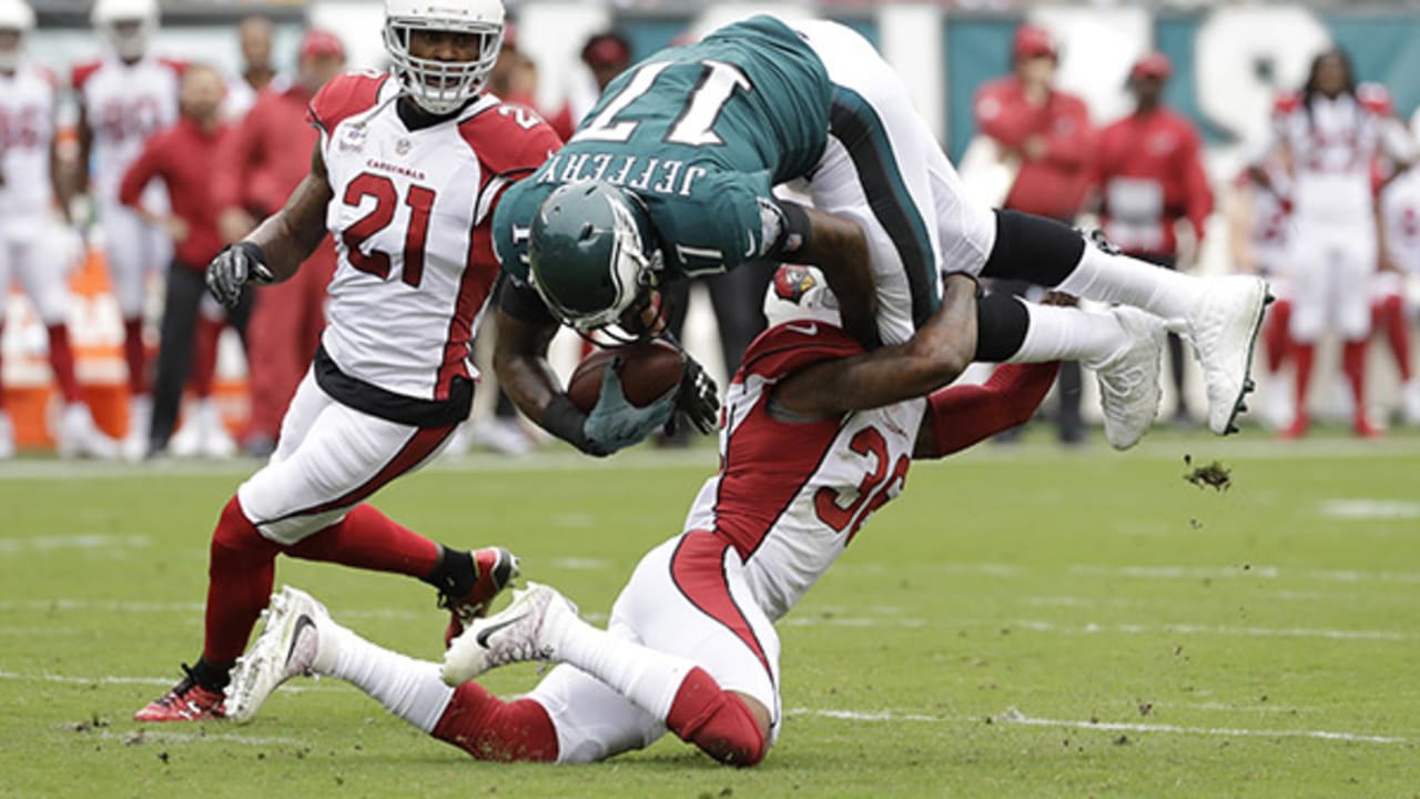 Photo: Buccaneers LeGarrette Blount is tackled by 49ers Patrick