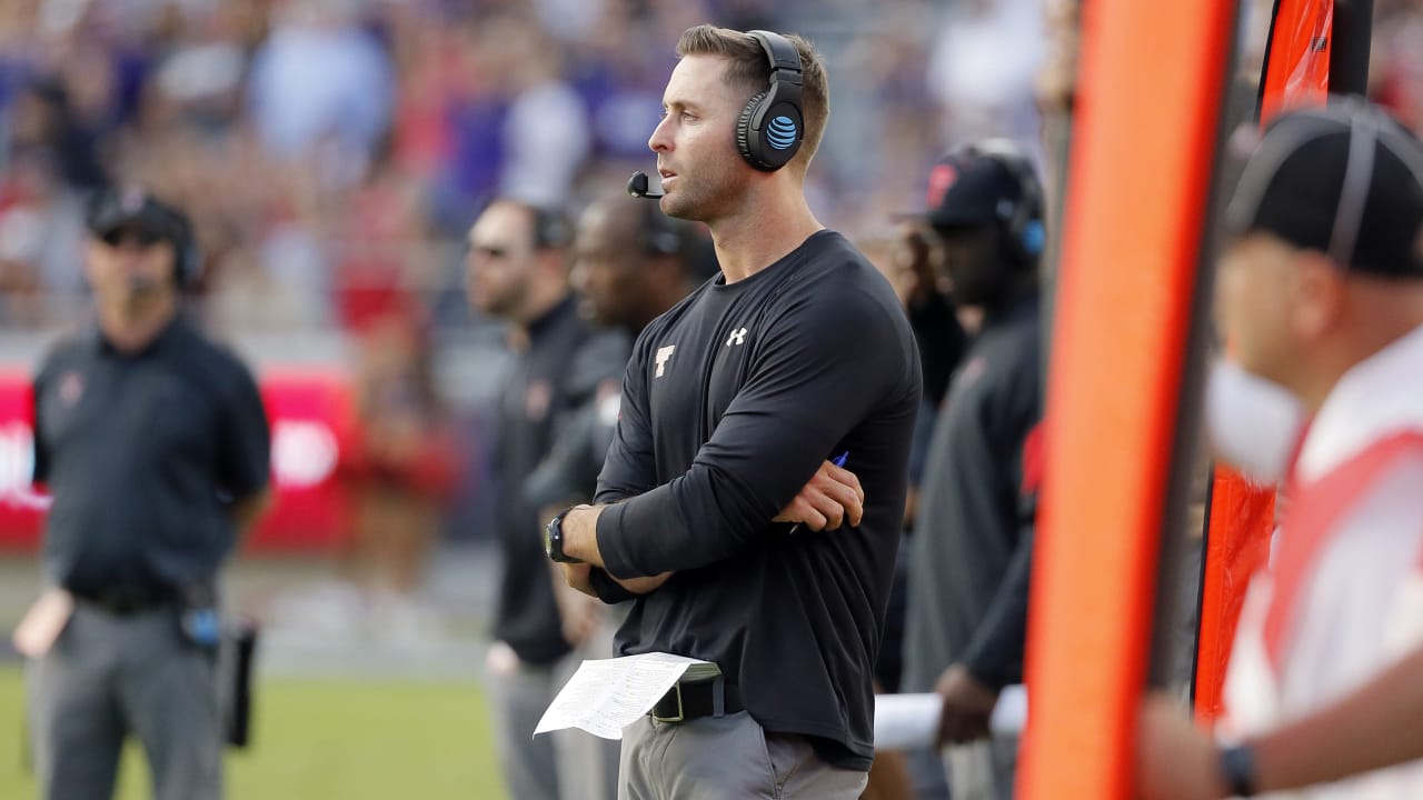 Ladies, Here's Kliff Kingsbury Shirtless