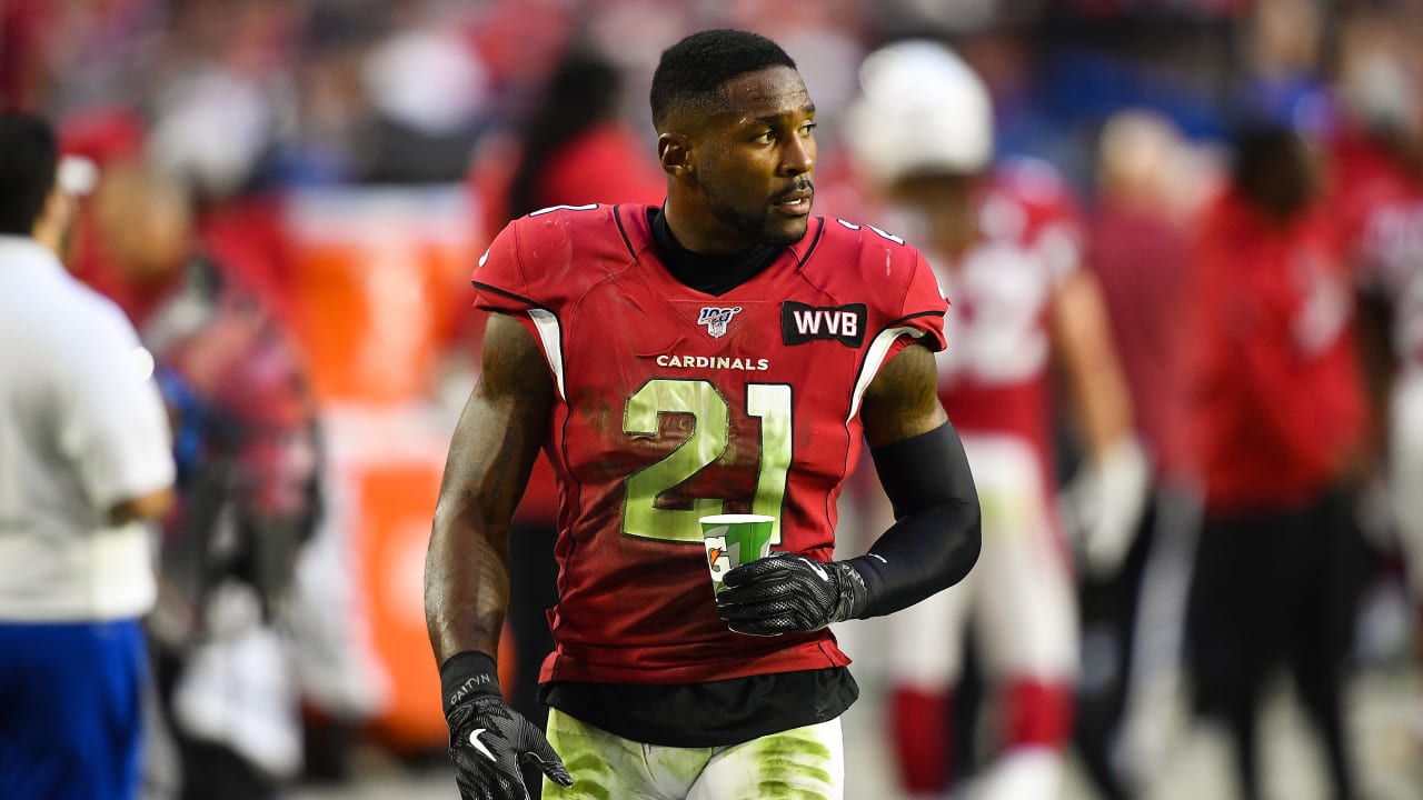 Patrick Peterson holds Calvin Johnson in check as Arizona