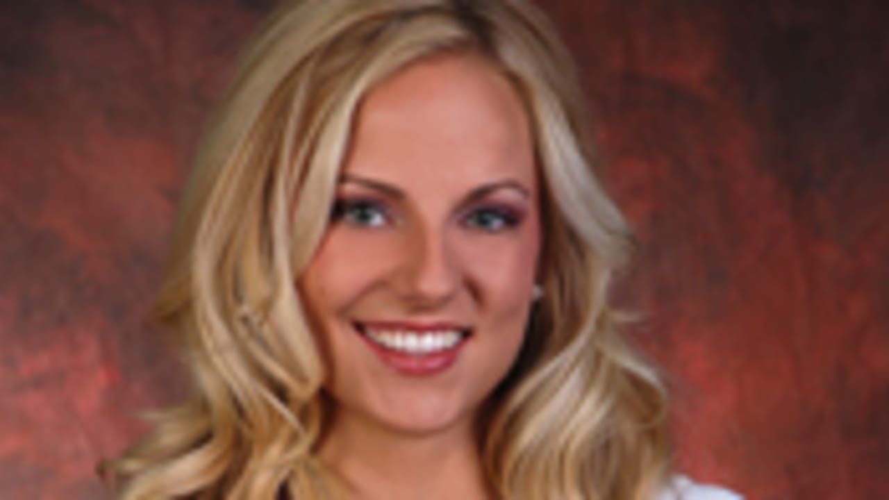 Meet Jenna: ER Nurse and Former Arizona Cardinals Cheerleader