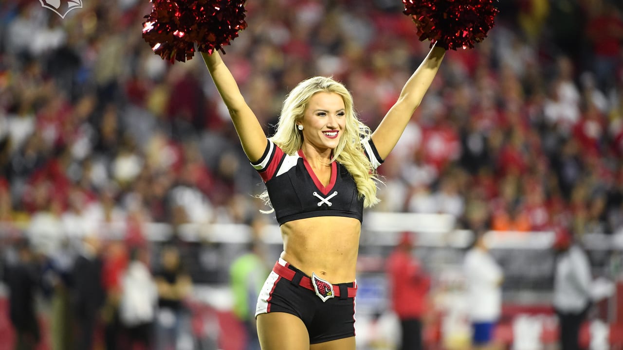 Small-town girl living out pro cheer dream with Cardinals