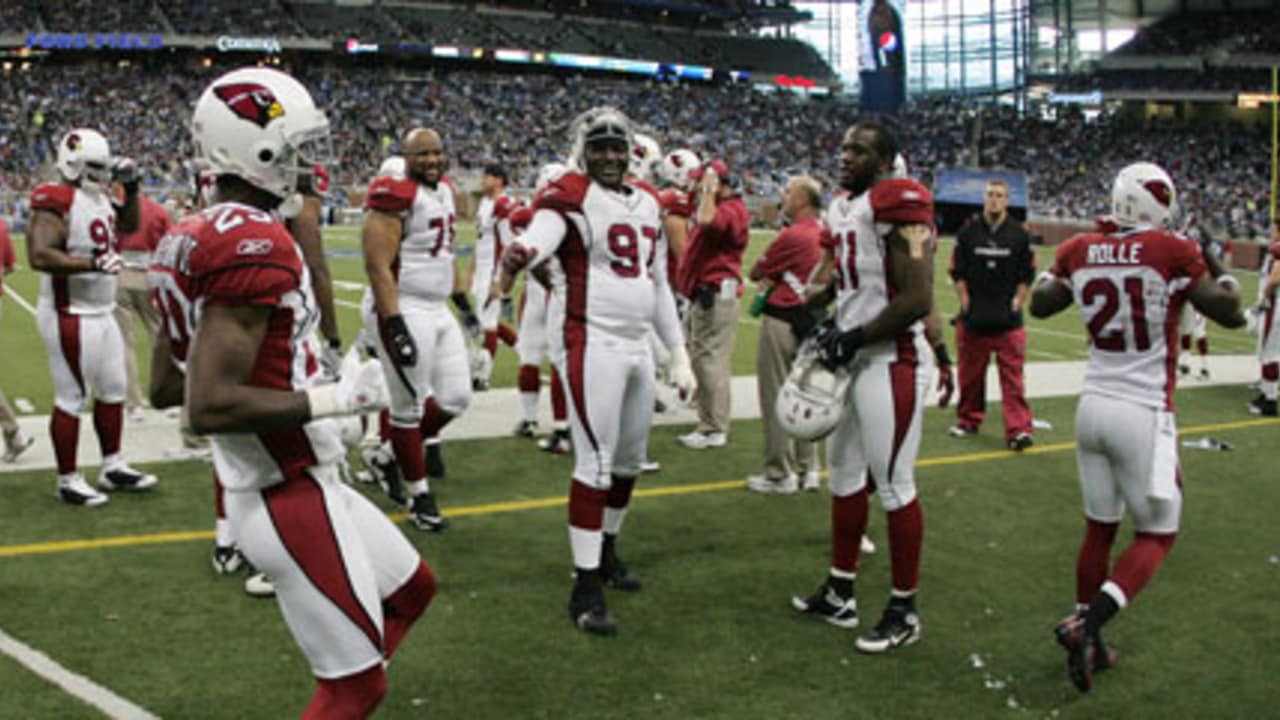 Arizona Cardinals arrive in holiday spirit for Christmas Day game