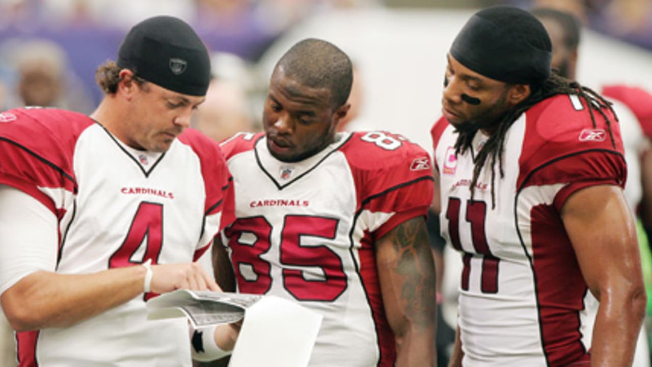 Quarterback Kevin Kolb of the Arizona Cardinals prepares to take