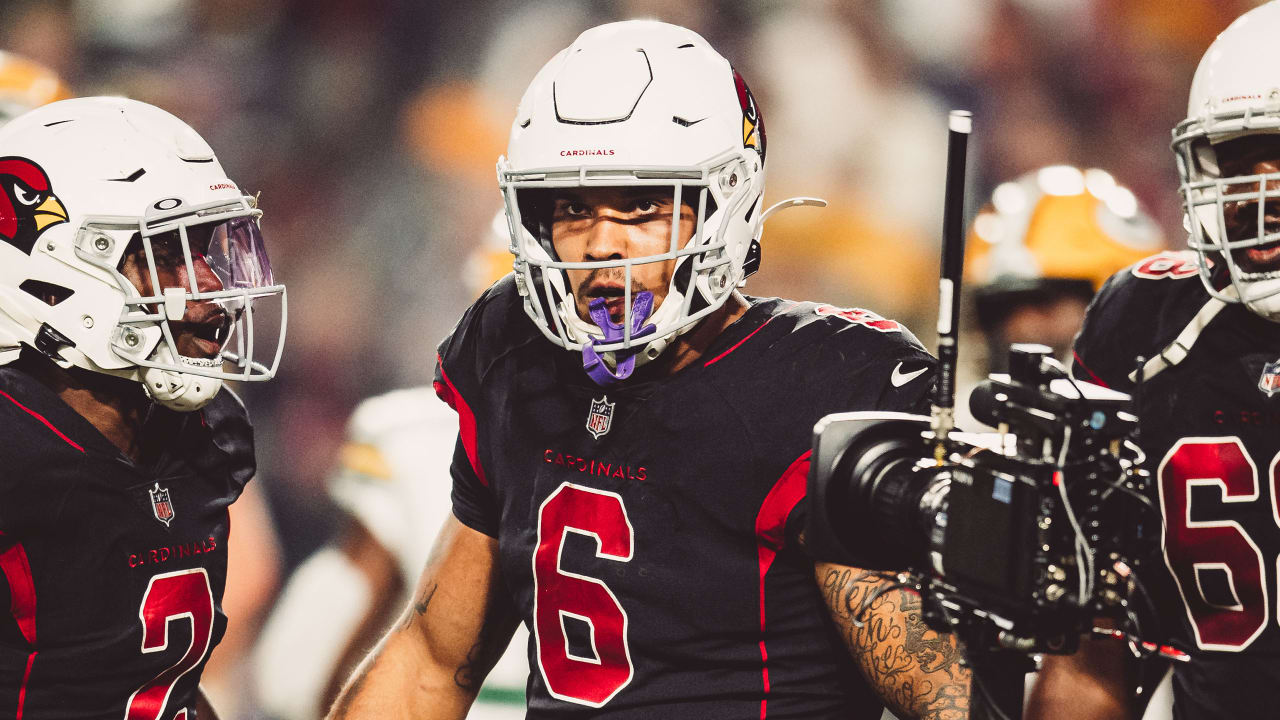 Arizona Cardinals running back James Conner bursts through left side of  line for 20-yard gain