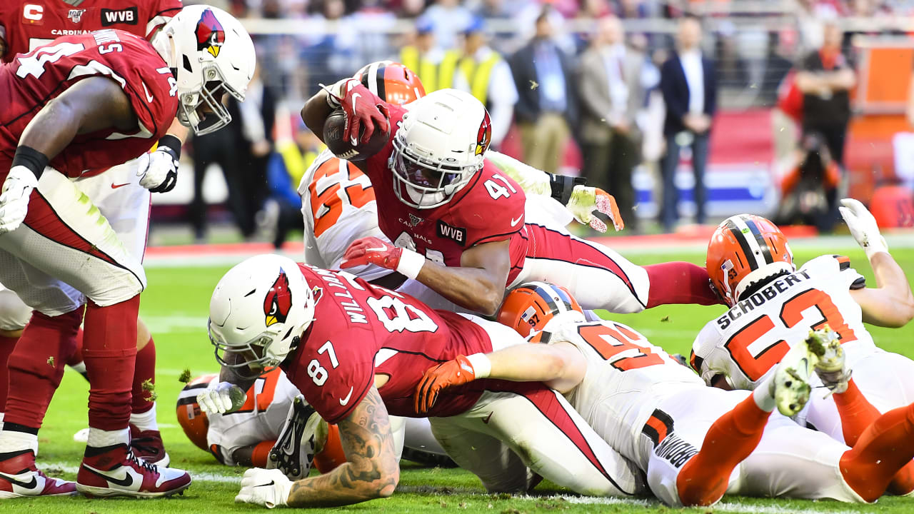 LOOK: Best photos from Cardinals-Seahawks Christmas Eve game