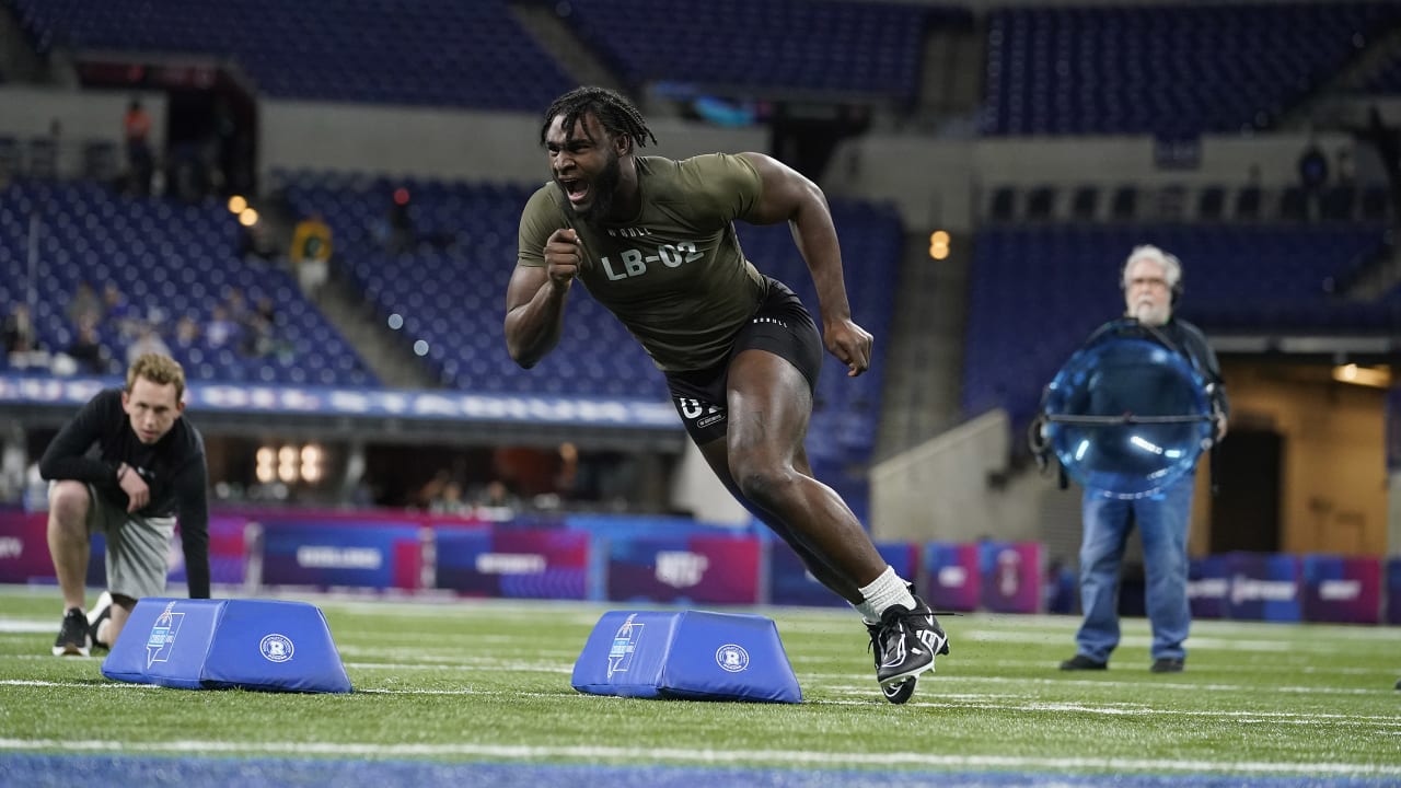 Chicago Bears Trade No. 1 Pick in NFL Draft to Carolina Panthers: AP  Sources, Chicago News