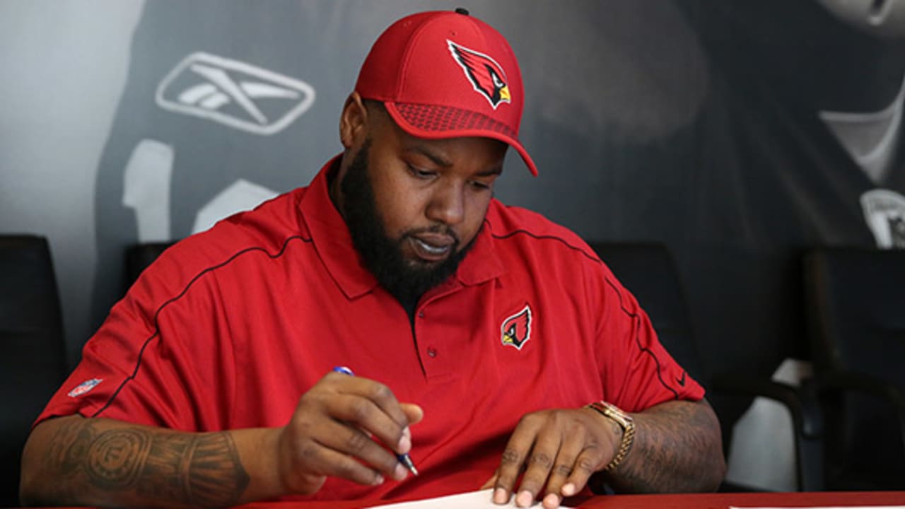 Cincinnati Bengals sign Andre Smith after Cardinals cut him