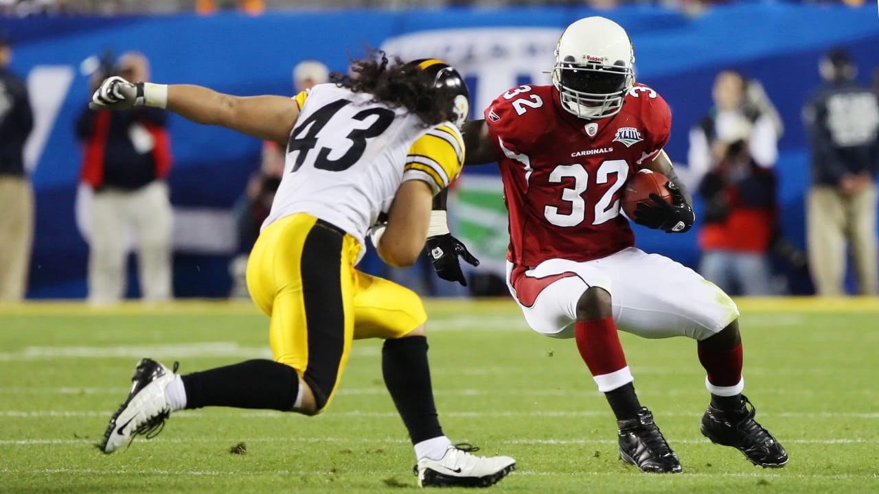 Arizona Cardinals running back Edgerrin James arrives for practice