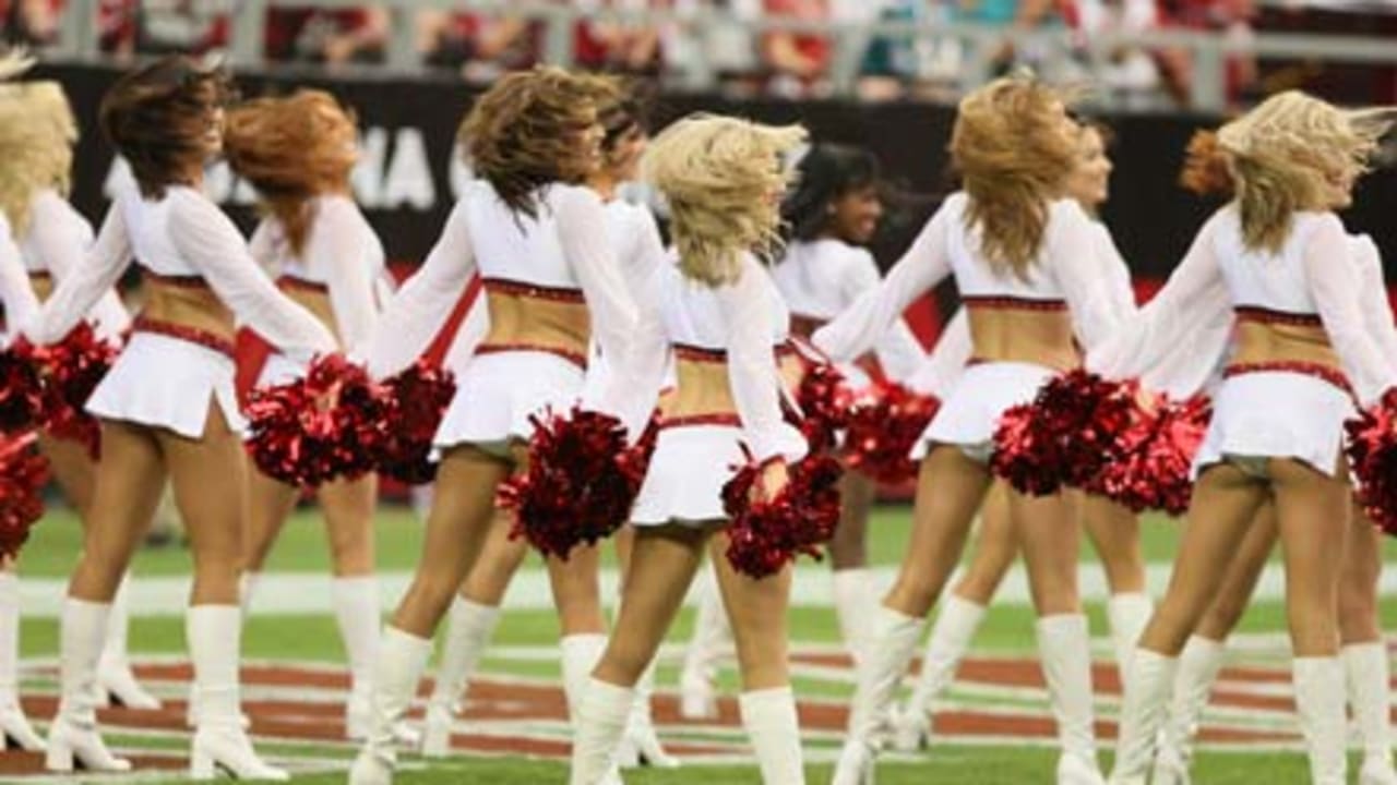 Denver Broncos cheerleaders nurses helping battle COVID-19