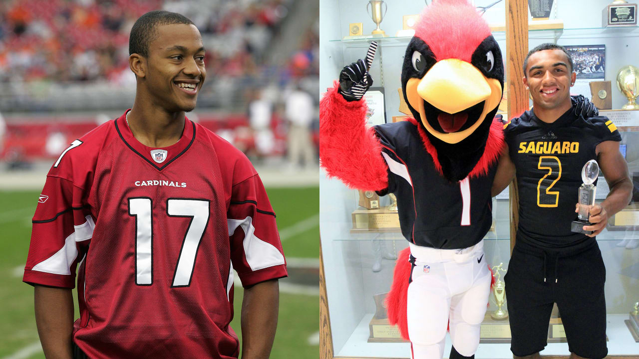 Arizona Cardinals mascot Big Red while playing the Seattle