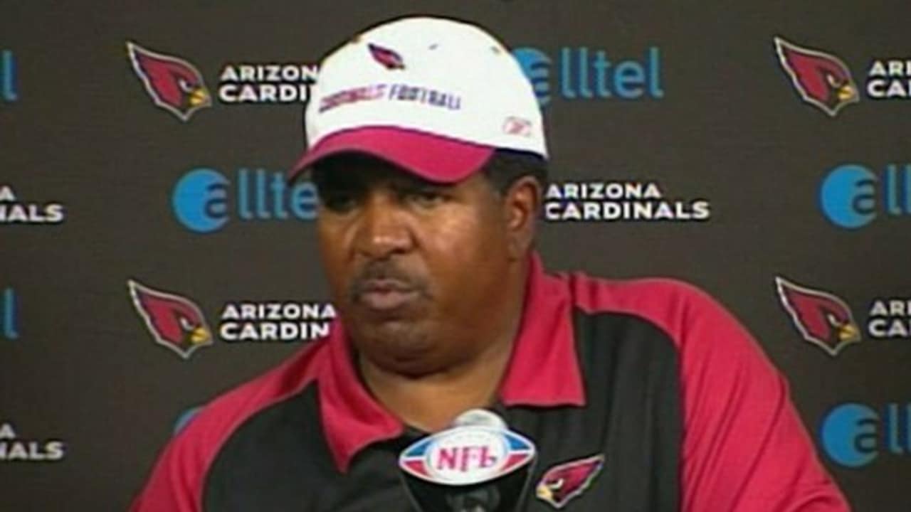 Arizona Cardinals head coach Dennis Green heads off the field at halftime  of the game against the New England Patriots. The Pats defeated the  Cardinals 23-12 September 19, 2004 in Tempe, AZ. (