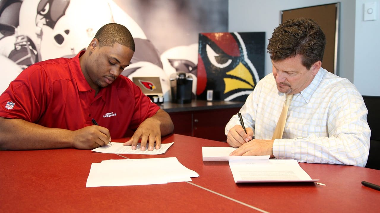 New Cardinals Sign Their Contracts