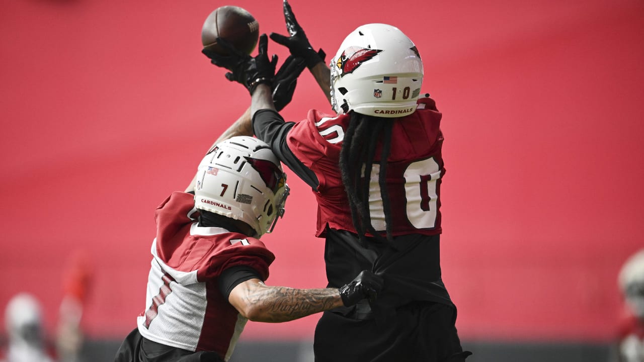 Cardinals QB Kyler Murray sends jersey of autographs after kid has