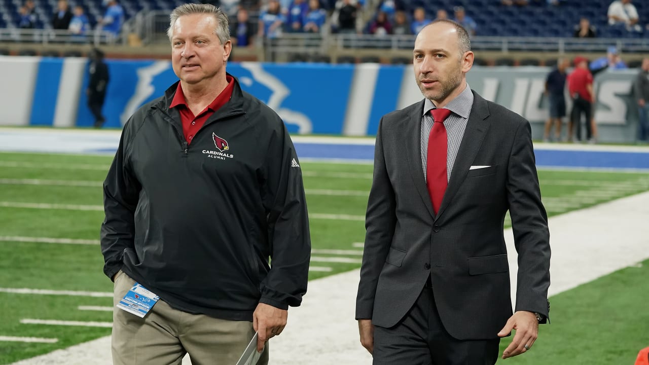 Who are the Cardinals-Cowboys football game announcers for today