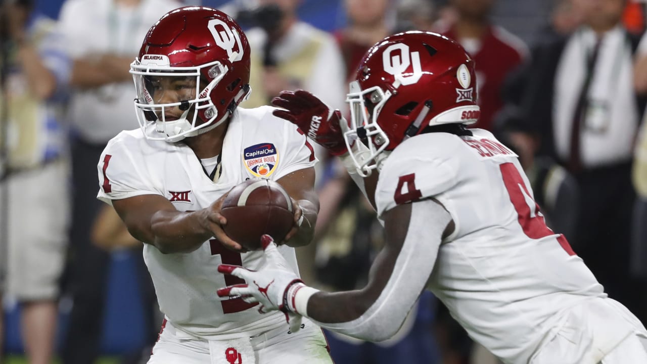 That's how you suck up: Dwayne Haskins wears John Elway jersey to